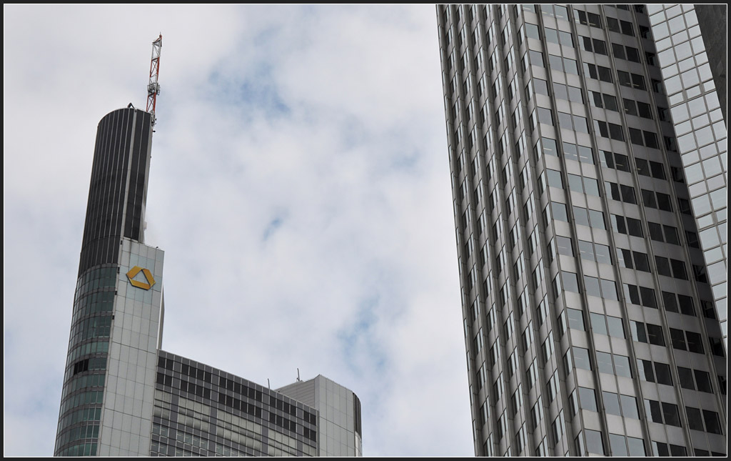 . Hoch hinaus - Wolkenkratzer der Commerzbank und der Europischen Zentralbank in Frankfurt am Main. September 2011 (Jonas)