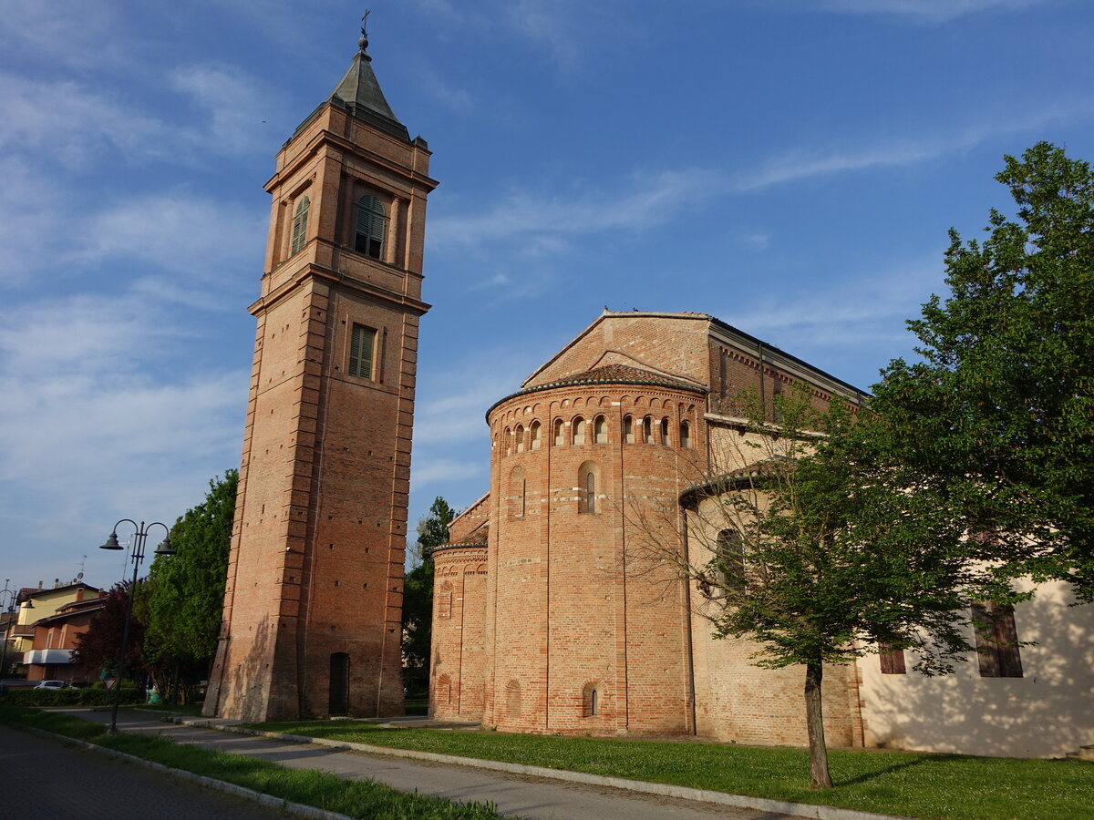 Nonantola, Pfarrkirche San Michele, erbaut im 12. Jahrhundert (12.04.2024)