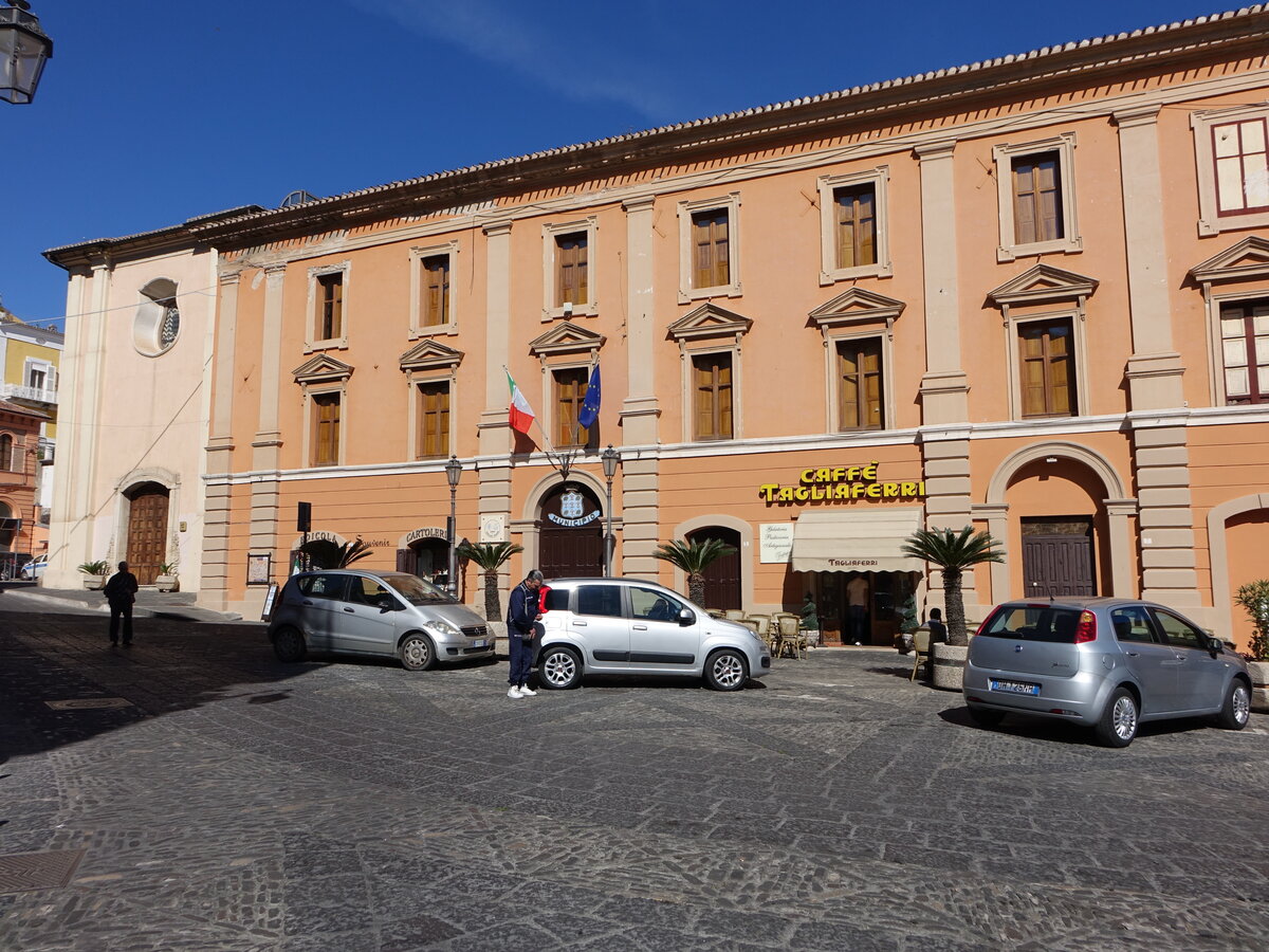 Rossano Calabro, Rathaus an der Piazza Santi Anargiri (07.04.2024)