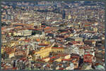Dicht bebaut ist das historische Stadtzentrum von Neapel.