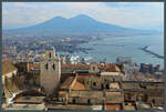 Die Metropole Neapel liegt direkt unterhalb des Vesuvs.