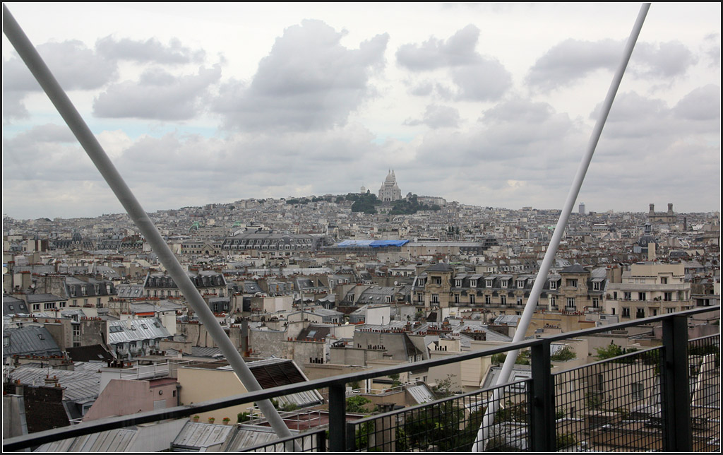 . Blick zum Sacr-Cur de Montmartre - Paris, Centre Pompidou, 18.07.2012 (Matthias)