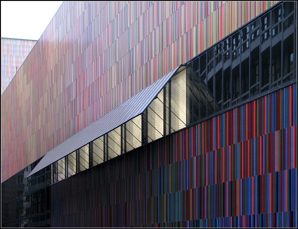 . Bunt - Museum Brandhorst in Mnchen, Architekten: Sauerbruch Hutton (Berlin), Fertigstellung: 2008, November 2010 (Jonas)