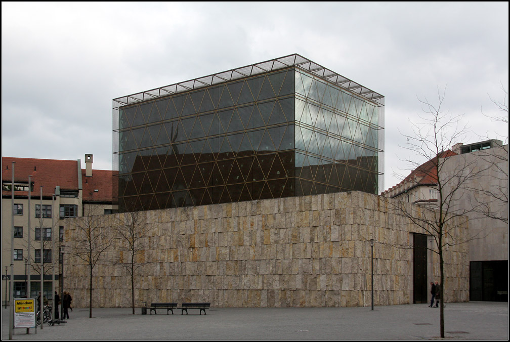 . Die neue Synagoge in Mnchen, geplant von den Architekten Wandel, Hoefer und Lorch, fertiggestellt 2006. 06.11.2010 (Matthias)