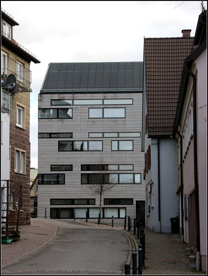 . Eigenwillig - 

Bankgebude in Bblingen. Architekten: Kauffmann Theilig und Partner, Fertigstellung: 2007. 

26.12.2012 (Matthias)
