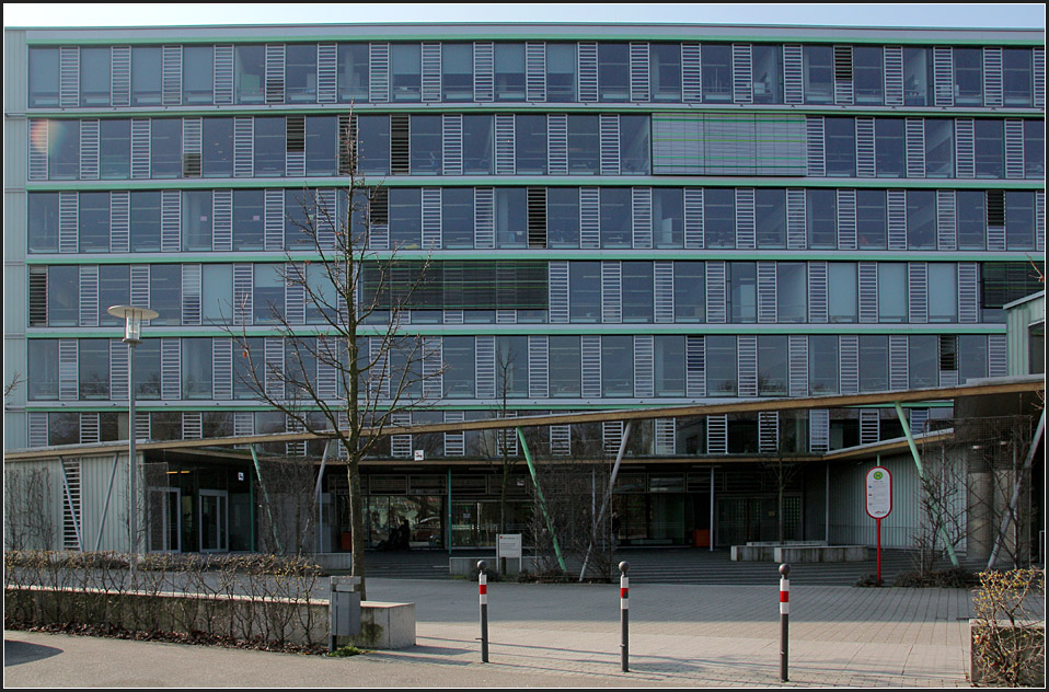 . Friedrich-List-Schule Karlsruhe: Die Klassenzimmer sind zur ruhigen Nordseite hin ausgerichtet. 01.03.2011 (Matthias)