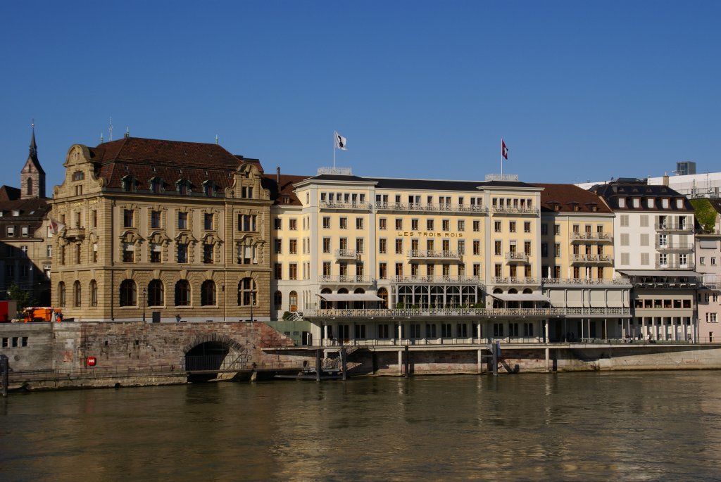 1681 wurde das Haus erstmals erwhnt, als „Herrenherberge und Gasthof zu den drei Knigen“. In den Jahren 2004 bis zum 20. Mrz 2006 wurde das fnf Sterne Hotel total renoviert.