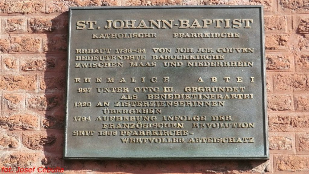 Aachen-Burtscheid, Abteiplatz - St. Johann-Babtist, 1736 (Neubau),Baumeister: Johann Joseph Couven; Abteikirche der frheren Abtei Burtscheid, (18.10.2012)