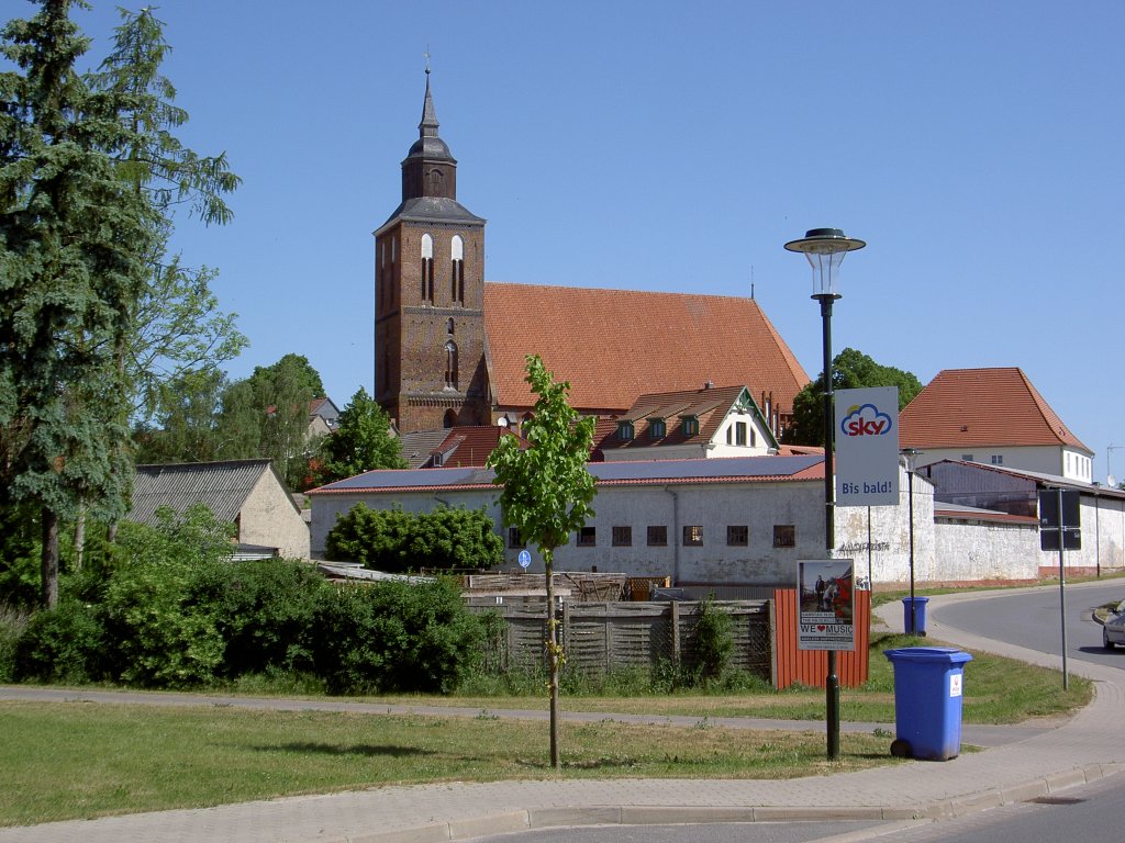 Altentreptow, St. Petri Kirche, Bau der Backsteingotik, erbaut im 14. Jahrhundert, 1865 restauriert unter Friedrich August Stler, Kreis Mecklenburgische Seenplatte 
(24.05.2012)