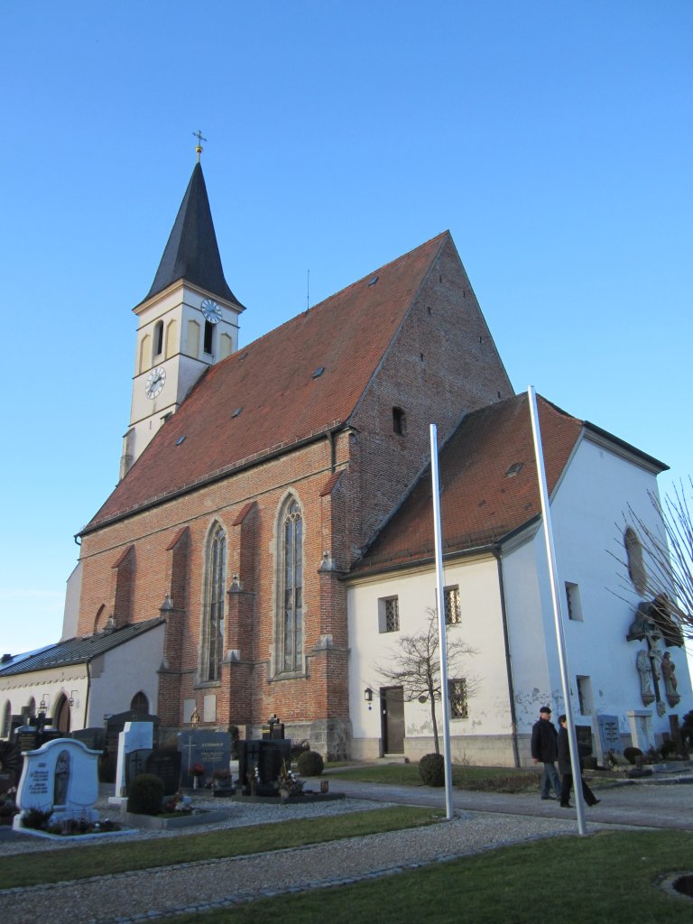 Altmhldorf, sptgotische St. Laurentius Kirche, erbaut von 1501 bis 1528 (30.12.2012)