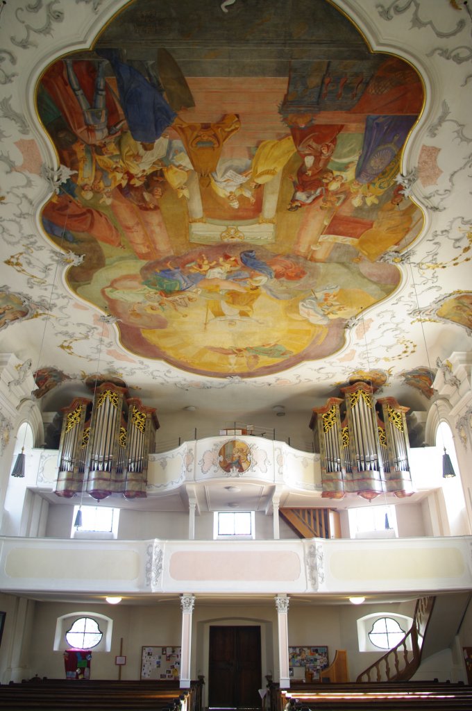 Amendingen, St. Ulrich Kirche, Orgelempore und Langhausfresko von 
Josef Albrecht, Stadt Memmingen (10.08.2011)