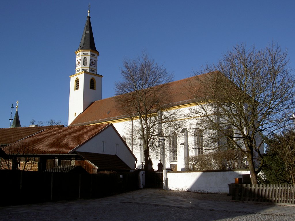Ampfing, sptgotische Kath. St. Margareta Kirche, St. Martin Str. 3, erbaut 1480, Kreis Mhldorf (30.12.2012)