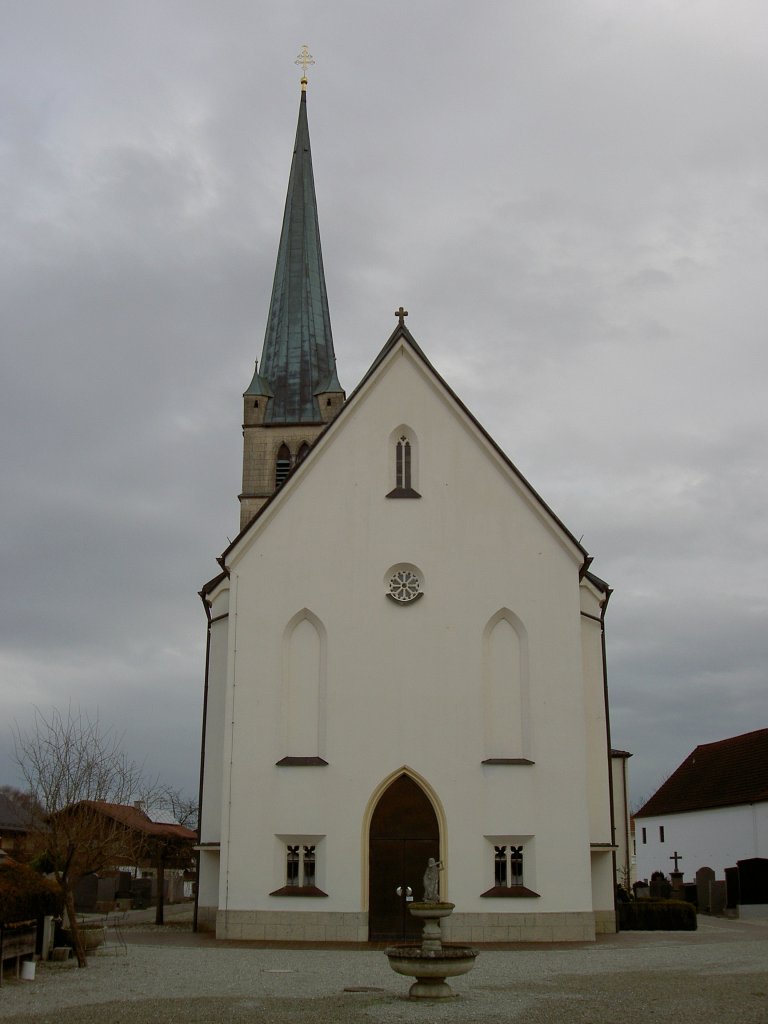 Aschau am Inn, Maria Himmelfahrt Kirche, erbaut im 15. Jahrhundert, Sptgotischer 
Saalbau mit neugotischer Ausstattung, Kreis Mhldorf (30.12.2012)