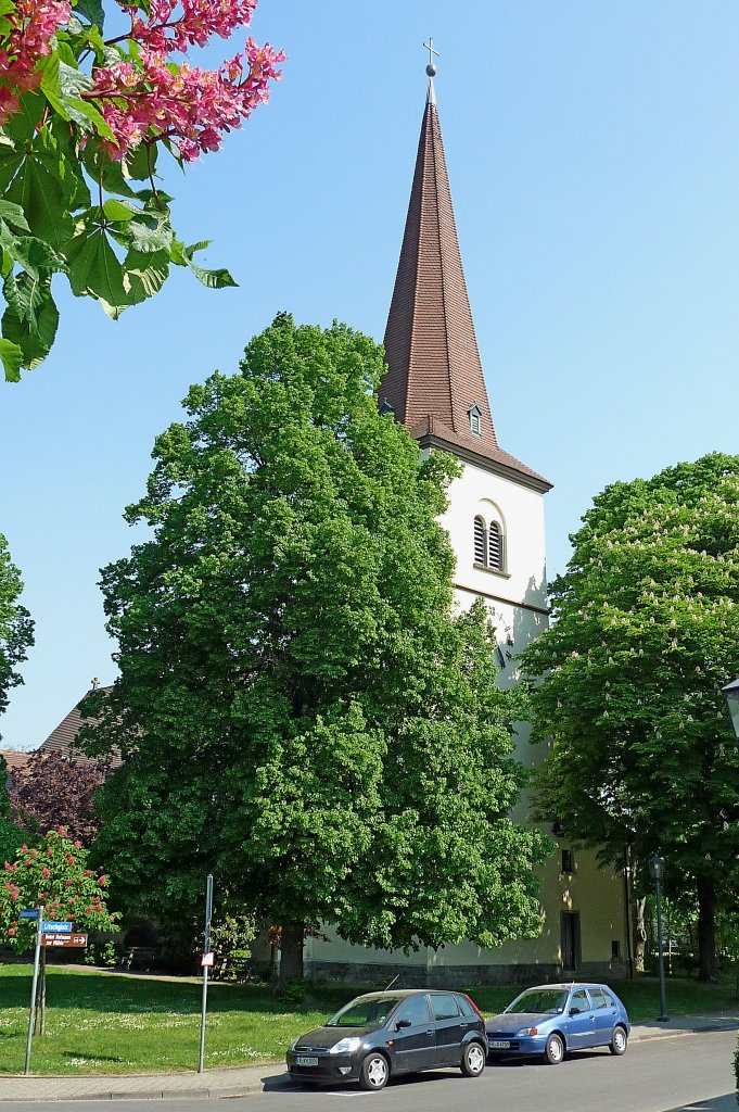 Bad Krozingen, die evangelische Christus-Kirche wurde 1935 eingeweiht und 1936 zur Pfarrkirche erhoben, April 2011