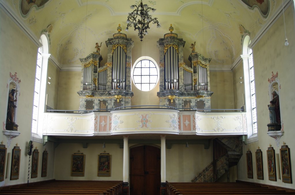 Bellamont, St. Blasius Kirche, Orgel von Orgelbaumeister Wiedmann 
Oberessendorf, Landkreis Biberach (11.08.2011)