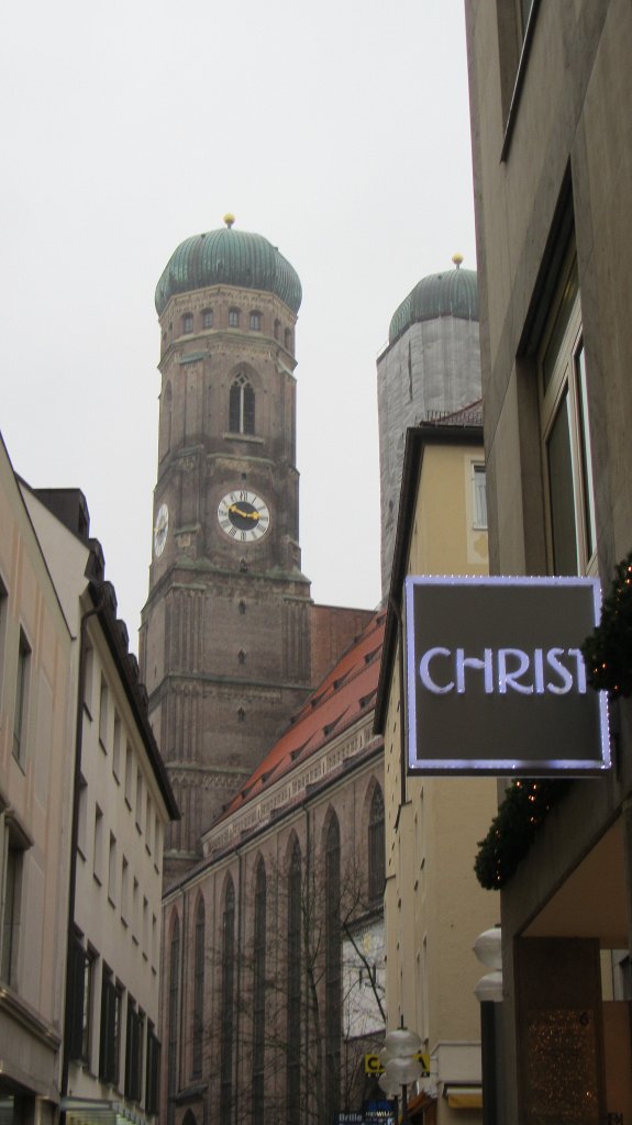Blick auf die Frauenkirche in Mnchen.(4.1.2013)