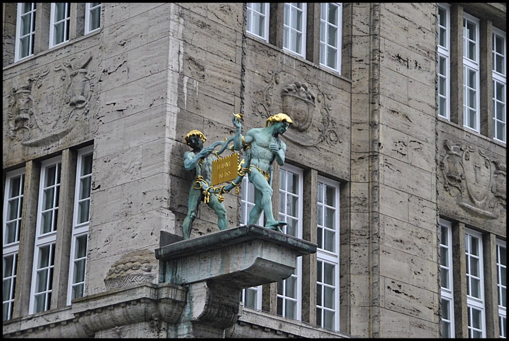 Bronze Figur, (Nhste Lister Platz)  in Hannover. Foto vom 23.01.2011