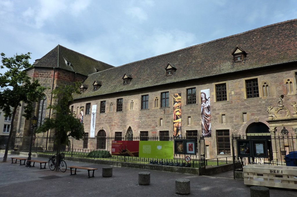 Colmar, das Unterlindenmuseum im ehemaligen Dominikanerinnenkloster aus dem 13.Jahrhundert, mit dem berhmten Isenheimer Altar, Juni 2012