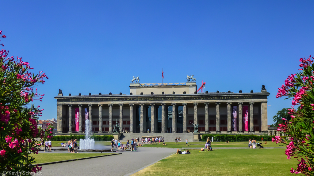Das Alte Museum auf der Berliner Museumsinsel ist eines der bedeutendsten klassizistischen Bauwerke des berhmten Baumeisters Karl Friedrich Schinkel. (02.08.2013)