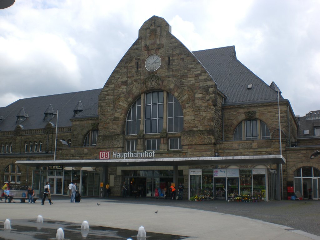 Das Bahnhofsgebude des Aachener Hauptbahnhofes.(10.7.2012) 