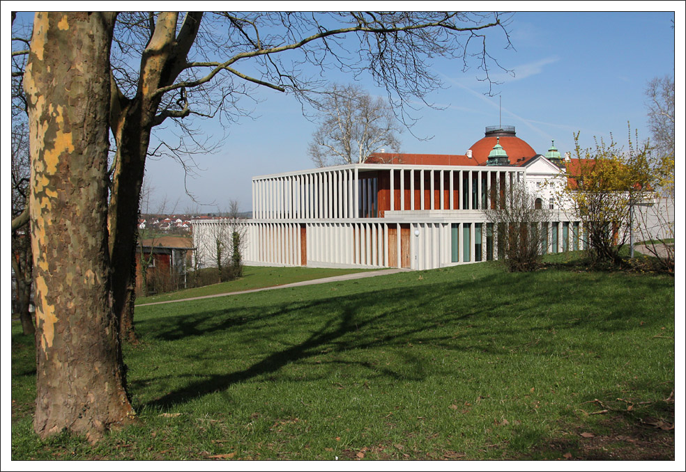 Das Deutsche Literaturmuseum in Marbach am Neckar. Dahinter erkennt man das Dach des Schillermuseums. 10.04.2010 (Matthias)