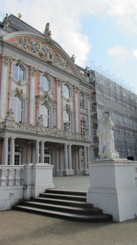 Das Kurfrstliche Palais in Trier am 5.8.2012. Ein Teil wurde gerade saniert.