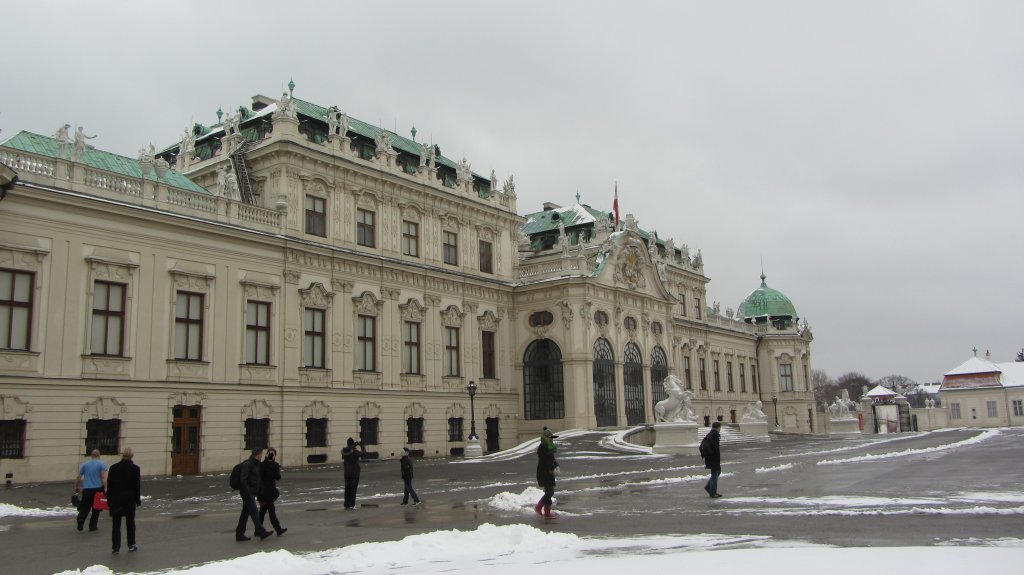 Das Obere Belvedere in Wien. Dort knnen Kunstwerke vieler berhmter Maler, wie Gustav Klimt oder Vincent van Gogh, betrachtet werden. Die Aufnahme entstand am 25.3.2013.