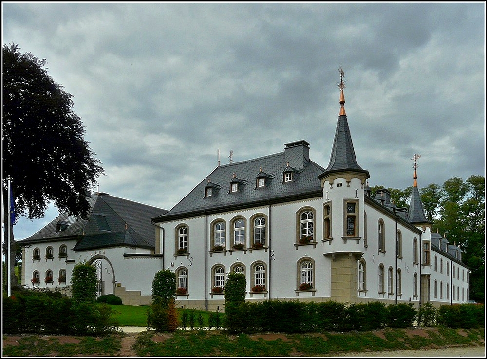 Das renovierte Schloss von Urspelt beherbegt heute ein Hotel und ein Restaurant. 13.08.2010 (Jeanny)