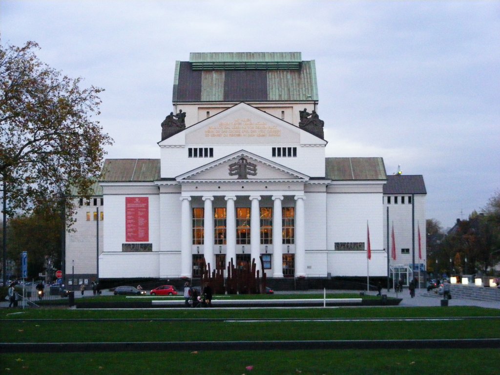 Das Theater am Knig-Heinrich-Platz in Duisburg am 6. November 2009.
