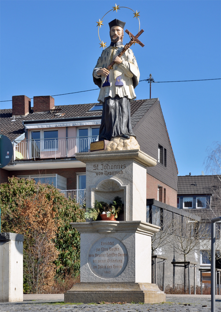 Denkmal  St. Johannes von Nepomuk  am Rheinufer in Bonn-Beuel - 04.03.2013