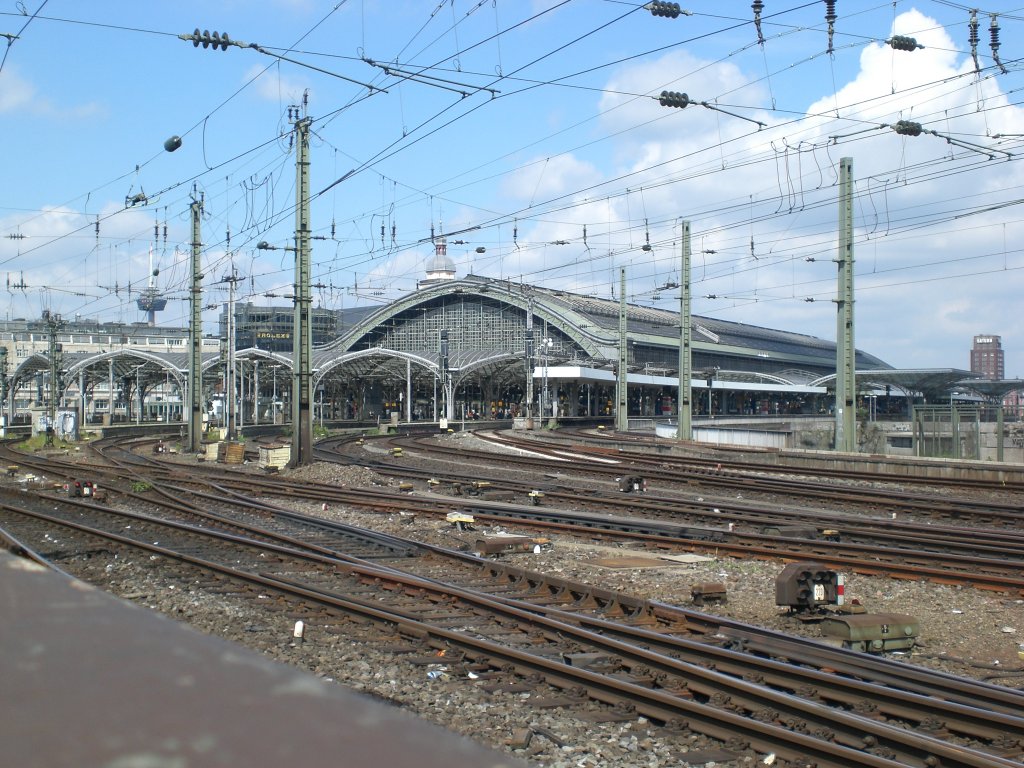 Der Blick auf den Klner Hauptbahnhof.(9.7.2012)