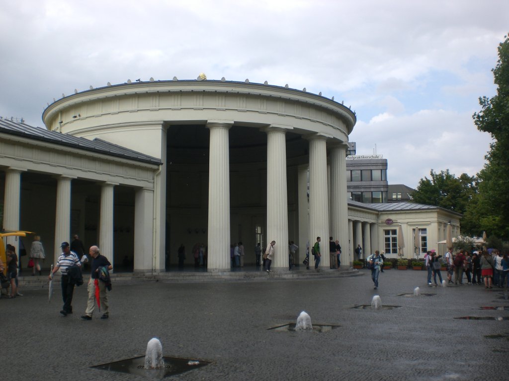 Der Elisabethbrunnen in der Aachener Innenstadt.(10.7.2012) 
