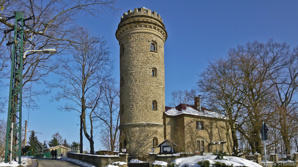 Der Ferberturm (benannt nach dem Geraer Dr. Moritz Rudolf Ferber) befindet sich auf der Ronneburger Hhe, dem hchsten Punkt der Stadt Gera, und wurde im 19. Jahrhundert erbaut. Er ist 21 Meter hoch. (02.03.2013)