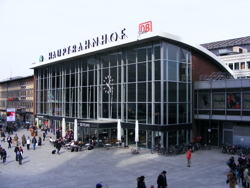 Die Eingangshalle des Klner Hauptbahnhofs, 17. Mrz 2010.