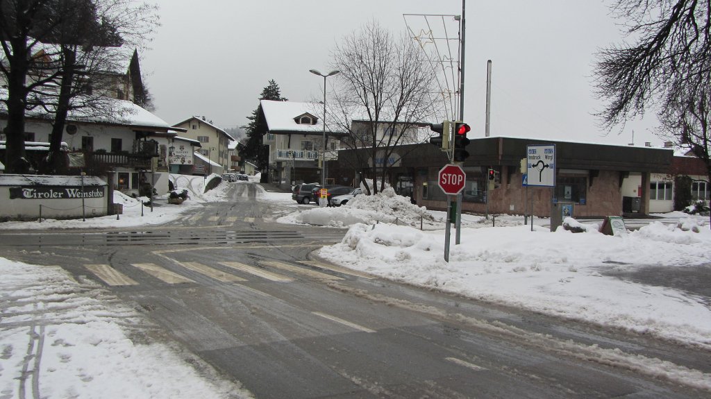 Die Hauptkreuzung von Brixlegg. Diese wird auch von allen Buslinien gequert.(8.1.2012)