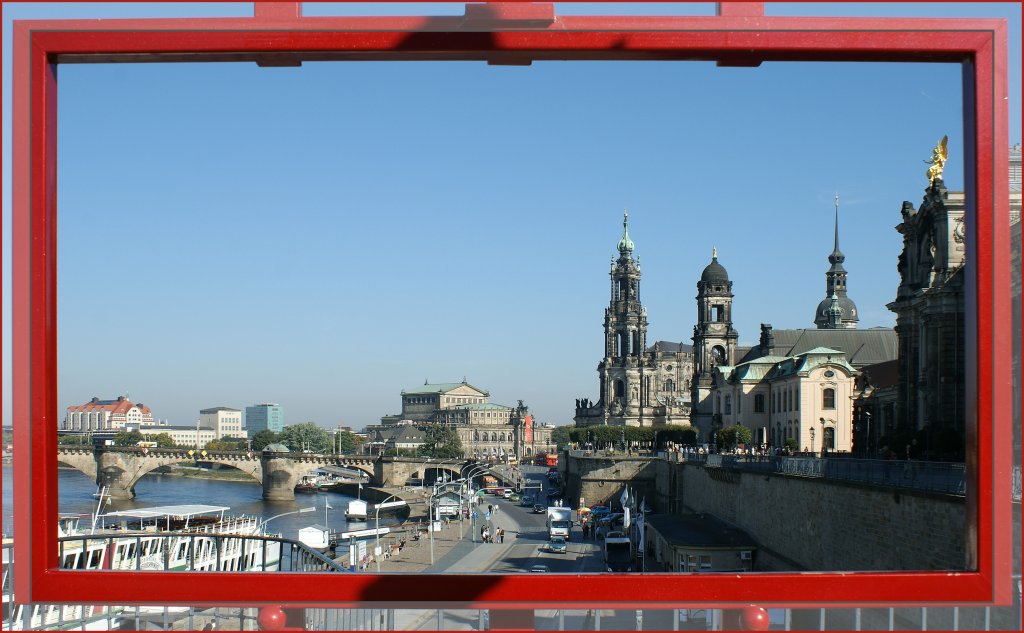 Die weltbekannte Bildansicht reizte mich doch noch zu einer Variation: Dresden mal andersrum...
23. Sept. 2010