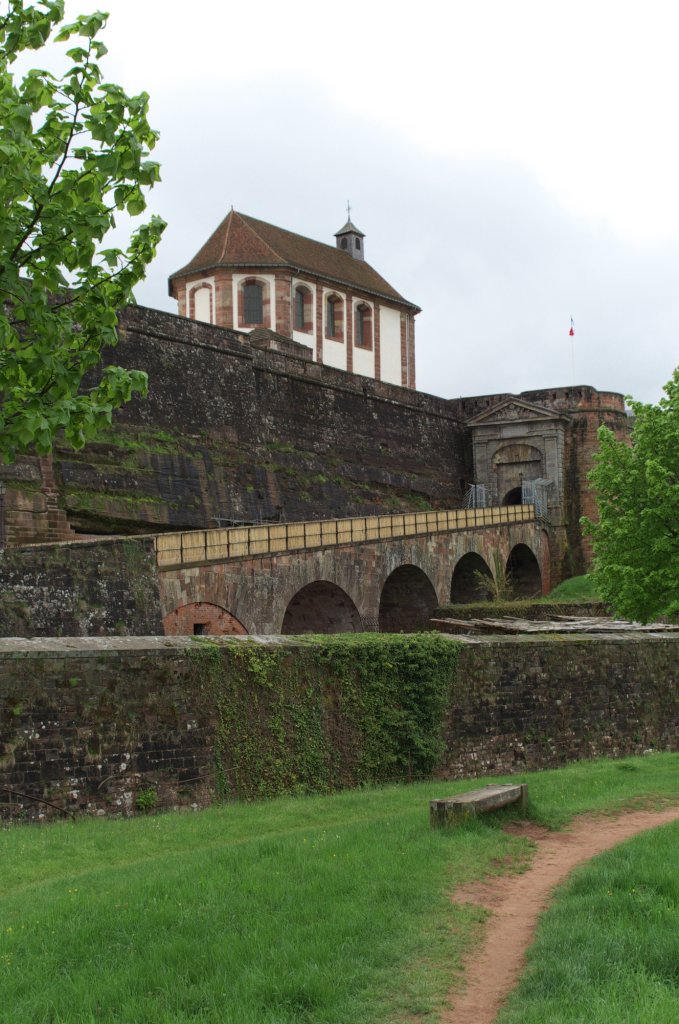 Die Zitadelle von Bitsch ist ein Festungswerk bei der Stadt Bitche im Departement Moselle in der Region Lothringen. Als Meisterwerk der militrischen Technik wurde die Zitadelle 1979 als  Monument historique des Pays de Bitche  eingestuft.

11.05.2013