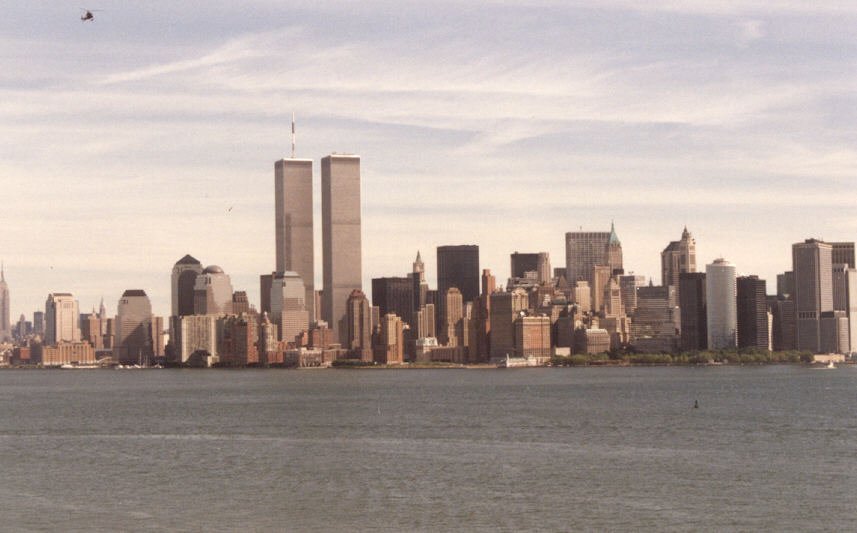 Diese Skyline von New York ist leider Vergangenheit, aber eine schne Erinnerung. Aufgenommen im September 1993 (scan vom Bild).