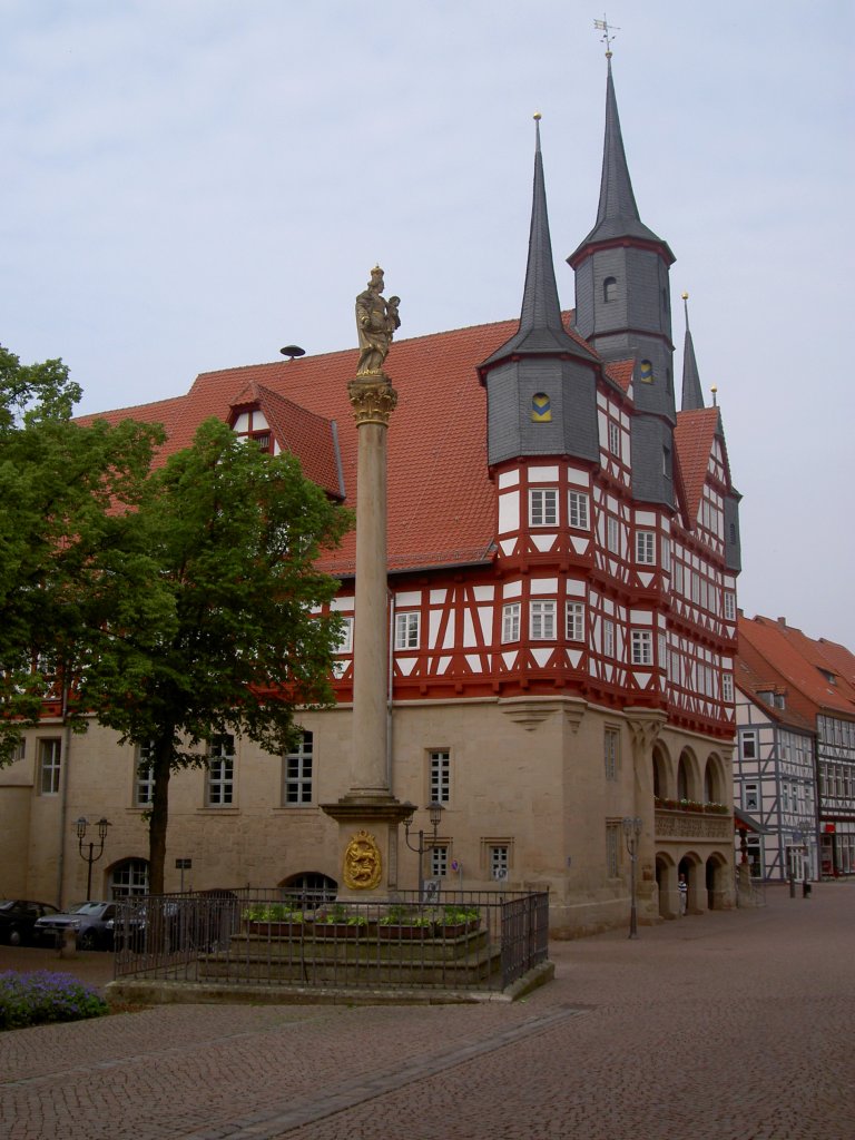 Duderstadt, Rathaus aus dem 13. Jahrhundert, Marktstr. 66, ursprngliche Kaufhalle 
(21.05.2011)