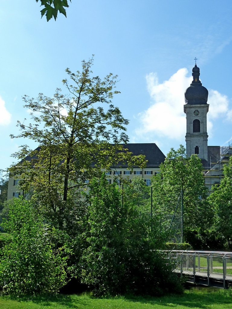 Ehingen, Blick vom Stadtpark zur Herz-Jesu-Kirche aus dem 18.Jahrhundert, Aug.2012