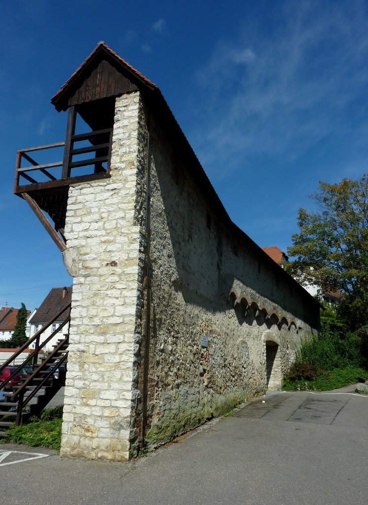 Ehingen, Stadtmauer mit rekonstruiertem Wehrgang, Aug.2012