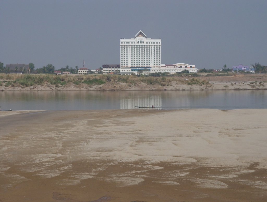 Ein Hotel in der Nhe von Vientiane in Laos, unmittelbat am Mekong gelegen, am 10.02.2011