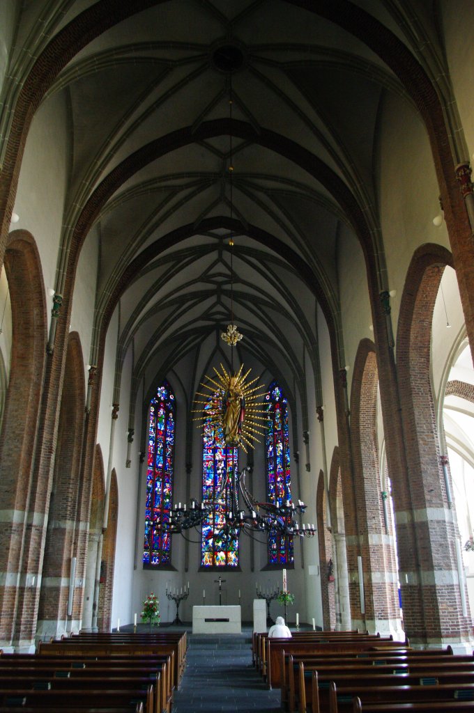 Emmerich, St. Aldegundis Kirche am Kirchplatz, erbaut im 15. Jahrhundert, 
Kreis Kleve (30.05.2011)