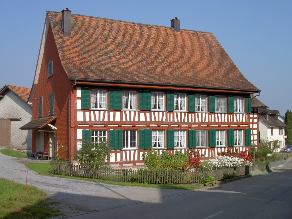 Fachwerkhaus an der Dorfstrae in Schnholzerswilen, Bezirk Weinfelden (11.10.2010)