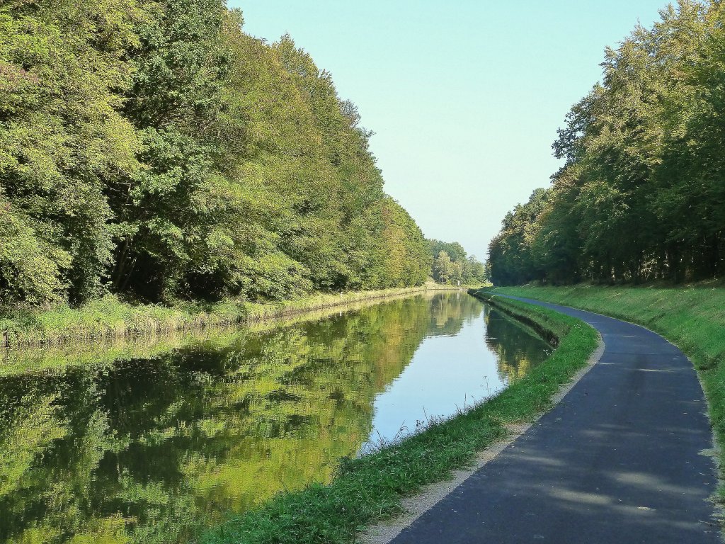 Frankreich, Lothringen, Radweg am Canal de la Marne au Rhin entlang, hier bei Rchicourt. 01.10.2011