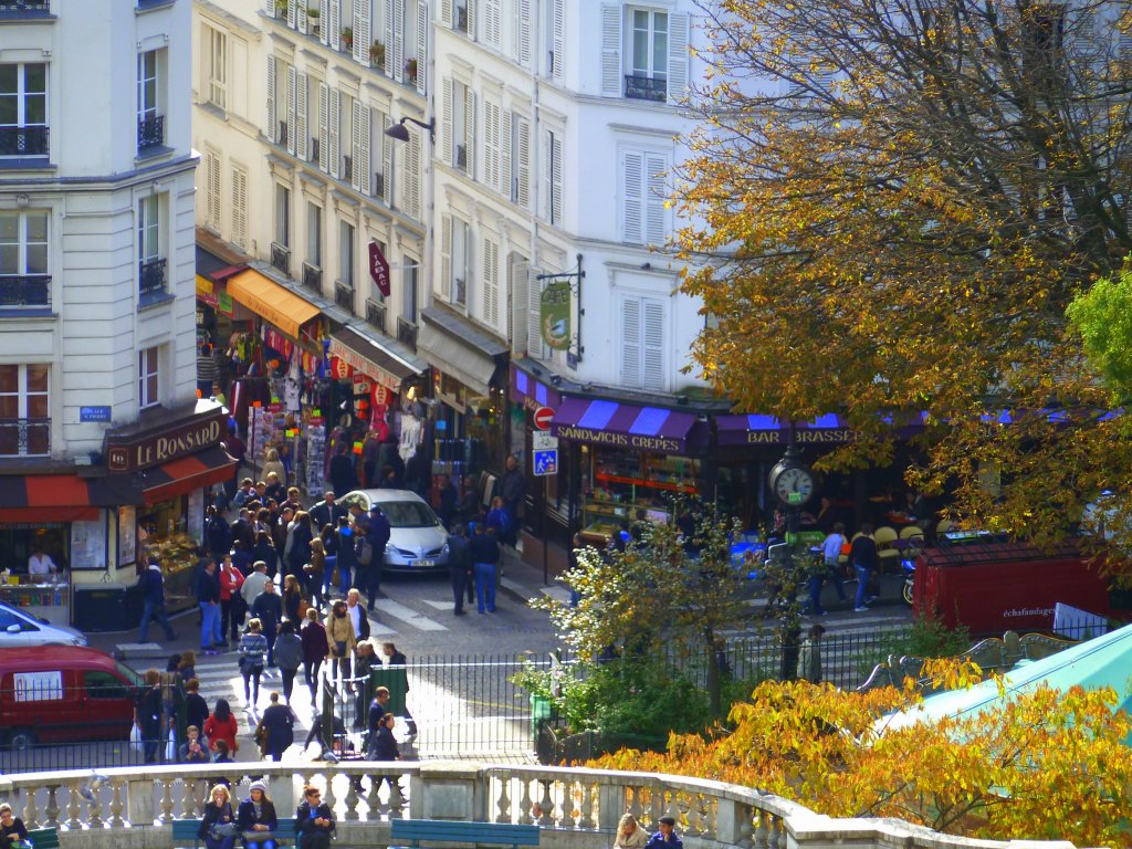 Frankreich, Paris 18e, Montmartre, Place Saint Pierre und rue de Steinkerque von der Sdseite des Sacr Coeur aus gesehen, 04.11.2011