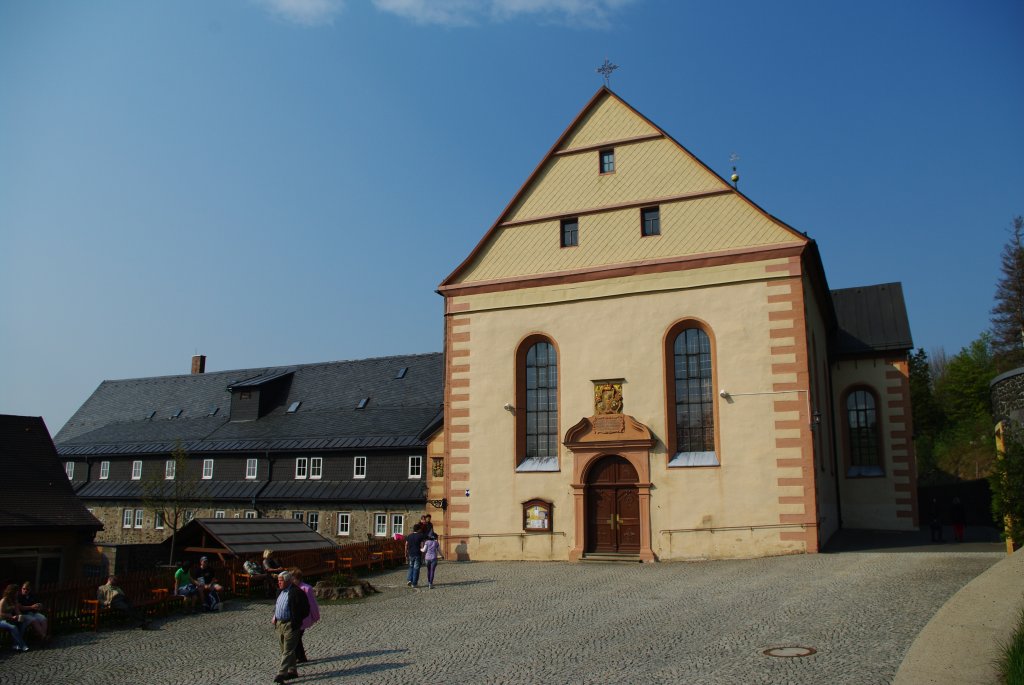 Franziskanerkloster Kreuzberg bei Bischofsheim in der Rhn, erbaut von 1681 bis 1692 unter Frstbischof Peter Philipp von Dernbach (01.05.2009)
