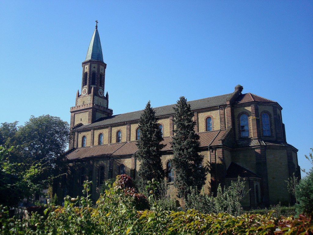 Freiburg im Breisgau, 
die katholische Pfarrkirche St.Georg im Stadtteil St.Georgen, 1866-69 erbaut im Stil des romantischen Historismus, der sptere Papst Pius XII war 1929 hier zu Besuch, Sept.2010
