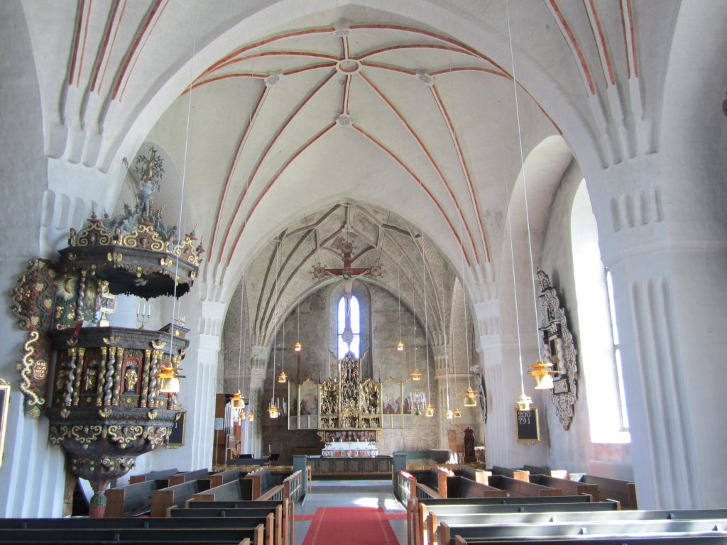 Gammelstad, Niederlulea Kirche, Kalkmalereien von Albertus Pictors, Antwerpener Flgelaltar von 1520, Kanzel von Nils Jakobsson Flur aus dem 18. Jahrhundert (06.07.2013)