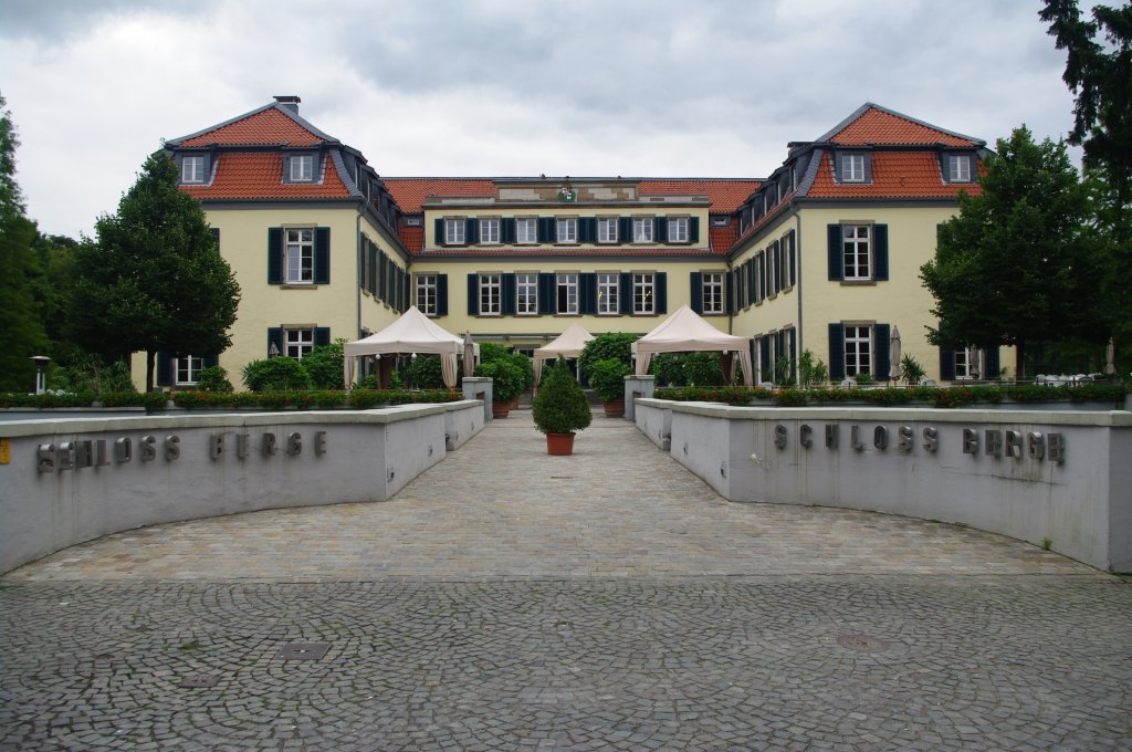 Gelsenkirchen, Schlo Berge im Stadtteil Buer, heute Nutzung als 
Hotel Restaurant (31.07.2011)